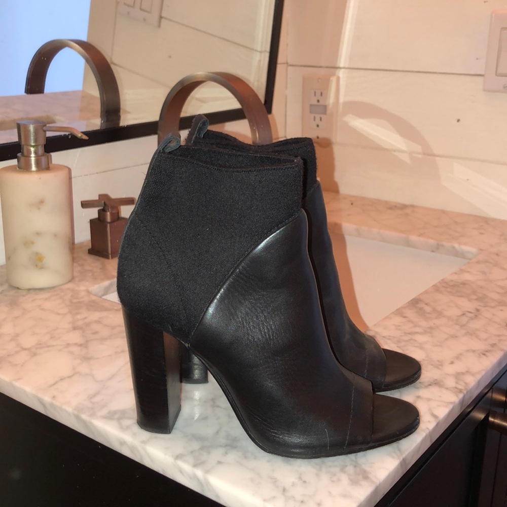 Vince  Black Heels 7.5